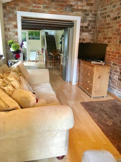 Ivy House Barn, Heckingtonヴィラ エクステリア 写真
